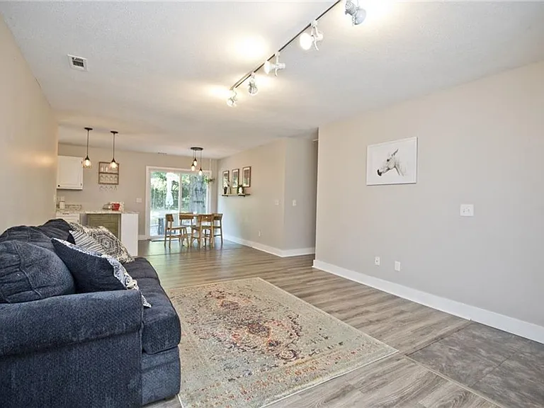 1018 N Lonnie Ave — Photo 10