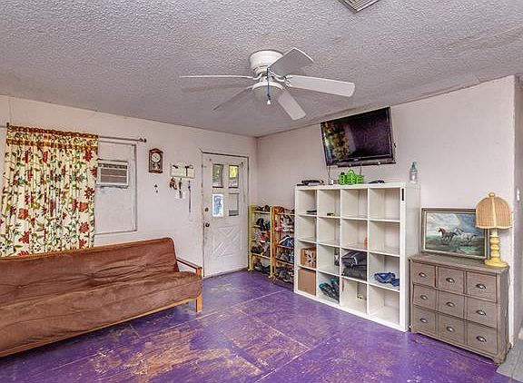 5th image of 220 Stony Point Dr