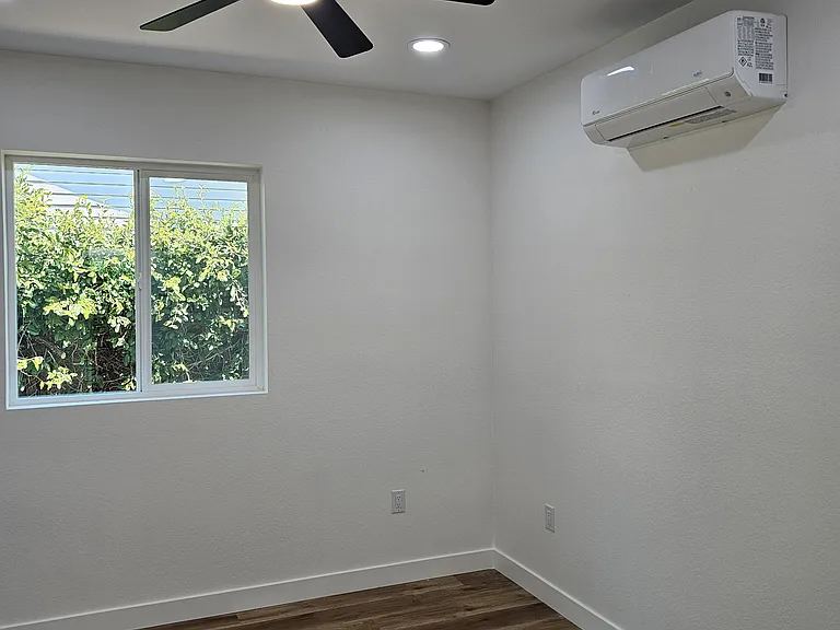 101 Randall Ave #B — Photo 15