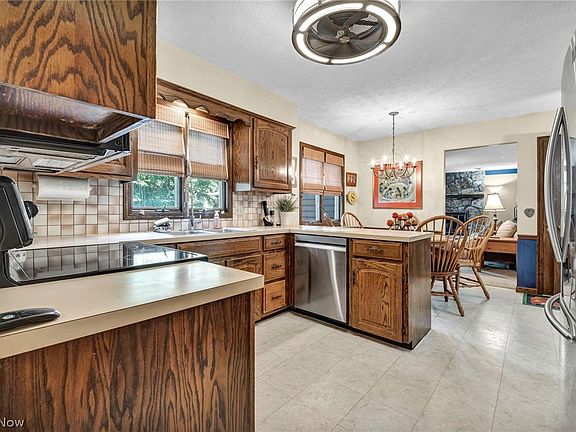 5th image of 1196 Millhaven Dr