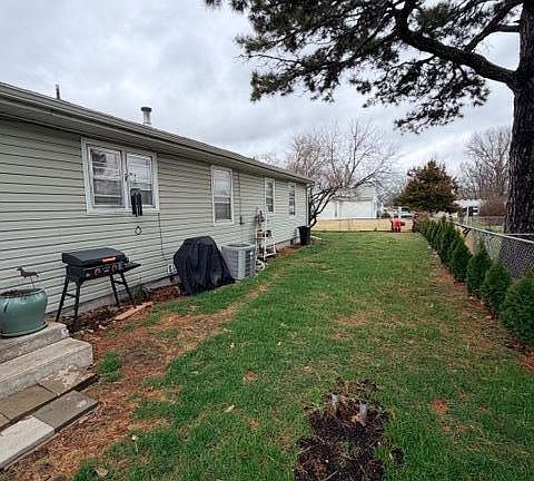 5th image of 306 E High St