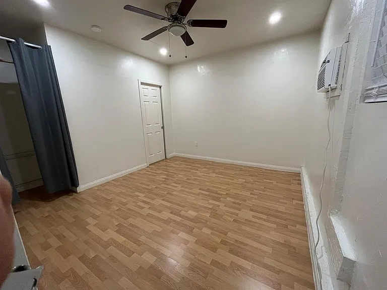 2645 Chadwell Ave #STUDIO — Photo 11