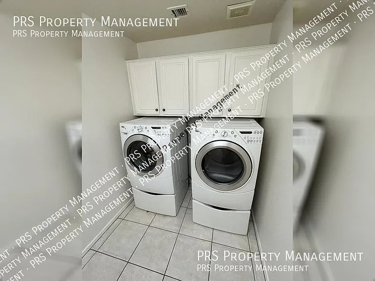 8003 W Clara Ln — Photo 28