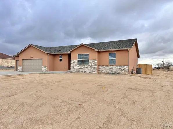 803 N Ravencliff Dr, Pueblo West, CO 81007