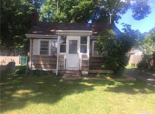240 N 2nd St, Ronkonkoma, NY