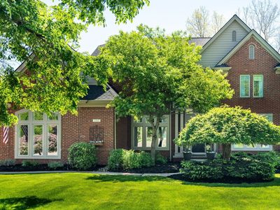 1715 Skyline Dr, Rochester Hills, MI, 48306