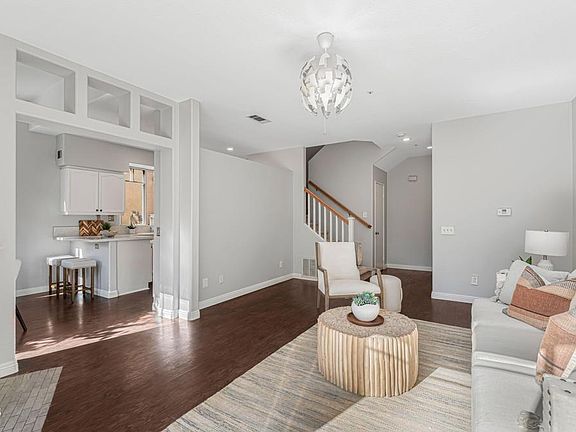 5th image of 2032 Veracruz Ln