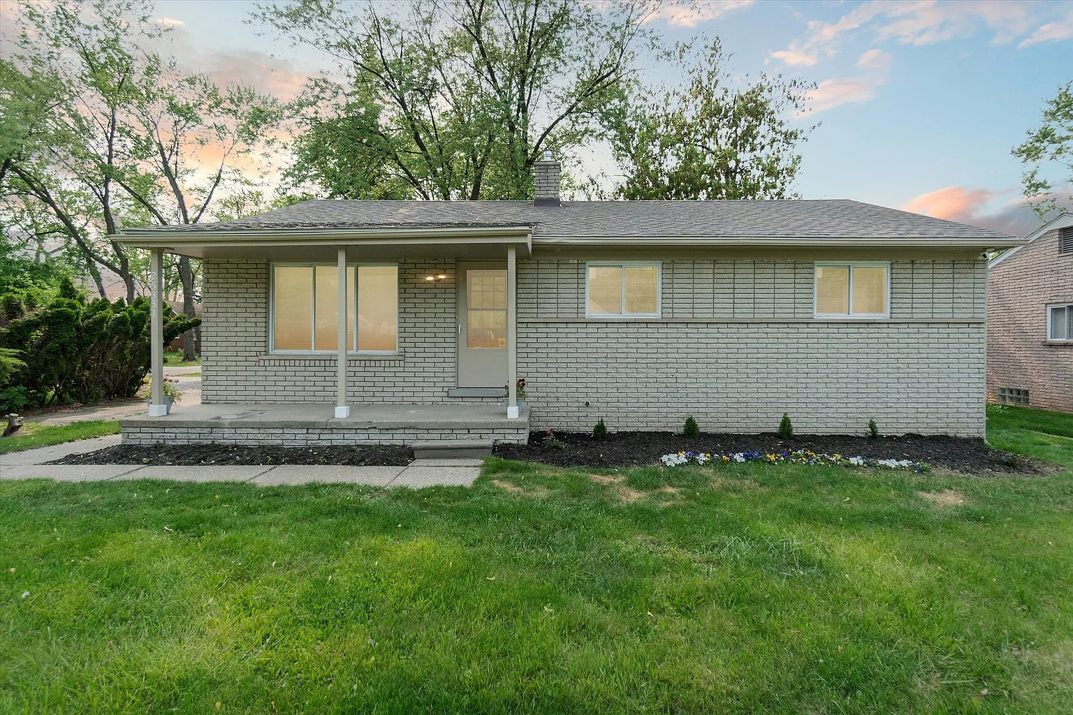 25331 Red River Dr photo 1
