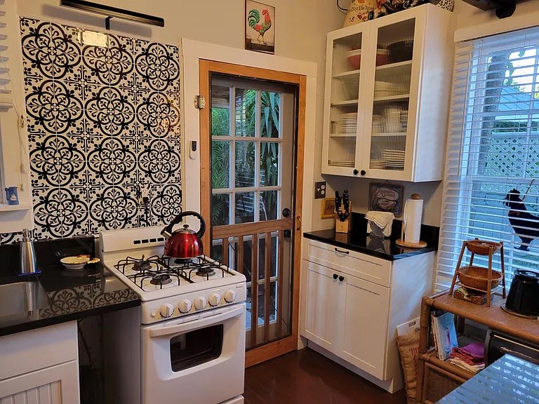 816 Center St — Photo 15