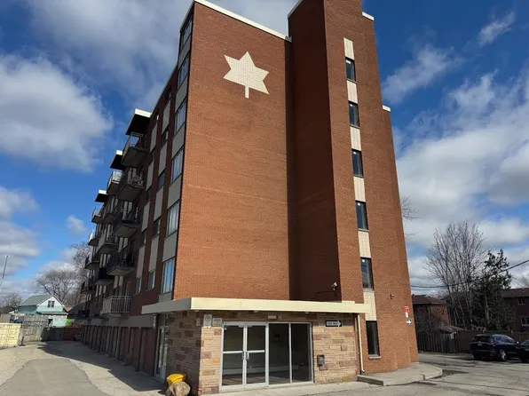 72 Wilfred Ave #402, Kitchener, ON N2A 1W8