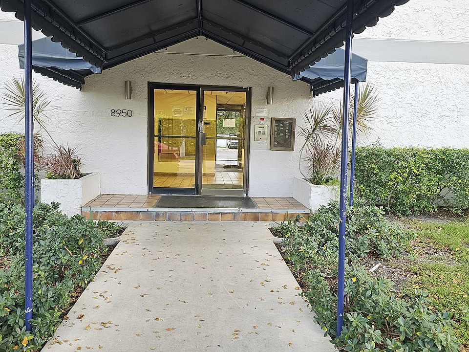 Secure building main entrance