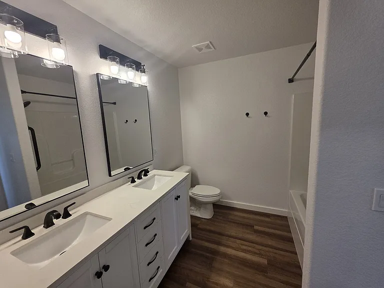 311 Violet St — Photo 10