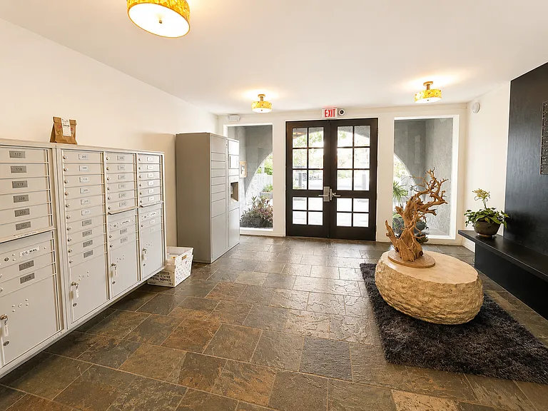 1351 N Orange Dr #109 — Photo 19