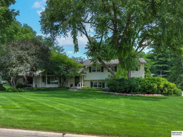 2821 S 100th St, Omaha, NE 68124