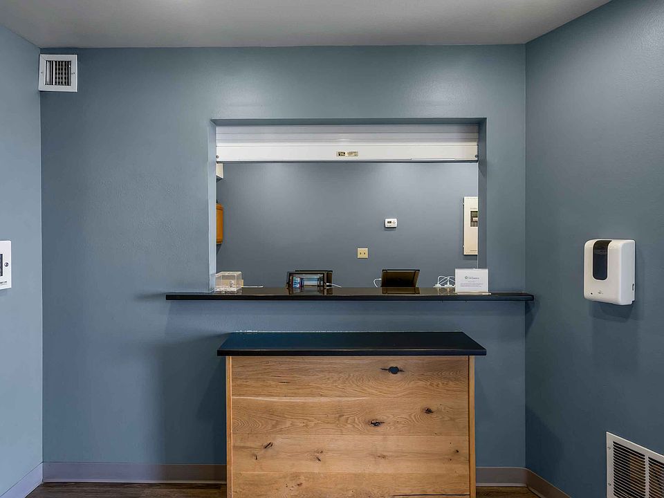 Lobby and Guest Check-in