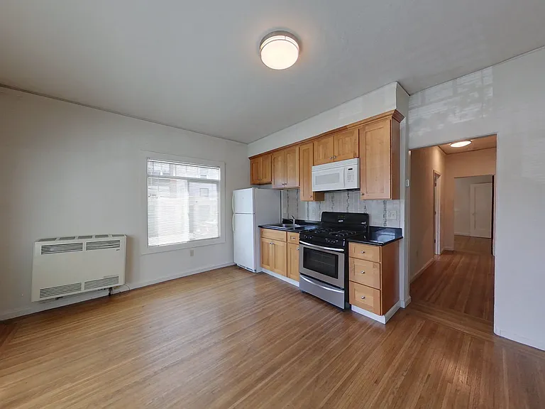 2030 Dwight Way — Photo 28