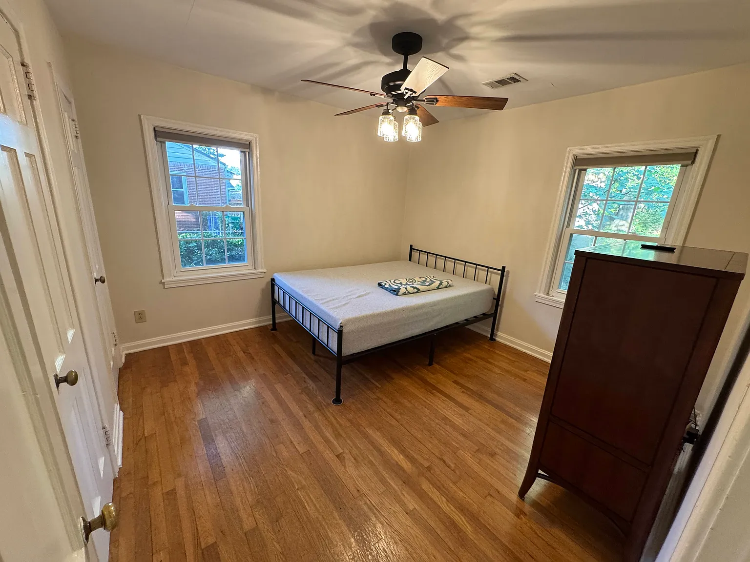 2 bed, 910 sqft, $1,900 — Photo 4
