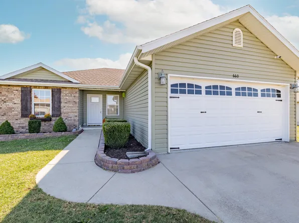 660 Woodlawn Street, Marshfield, MO 65706