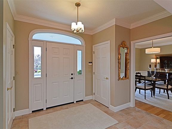 3rd image of 3875 Ashland Ct