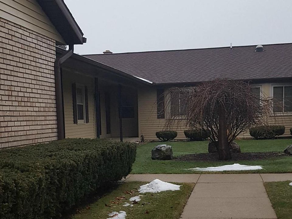 1st image of 7402 Pinegrove Dr #76