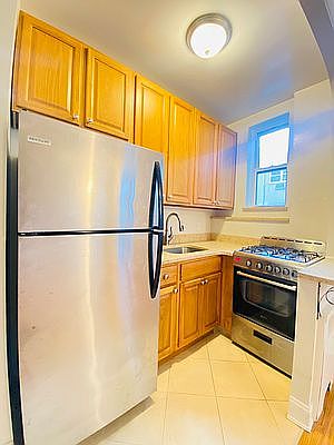 5th image of 40-39 48th St #2R