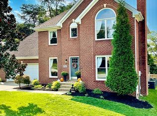 4100 Saratoga Woods Dr, Louisville, KY 40299
