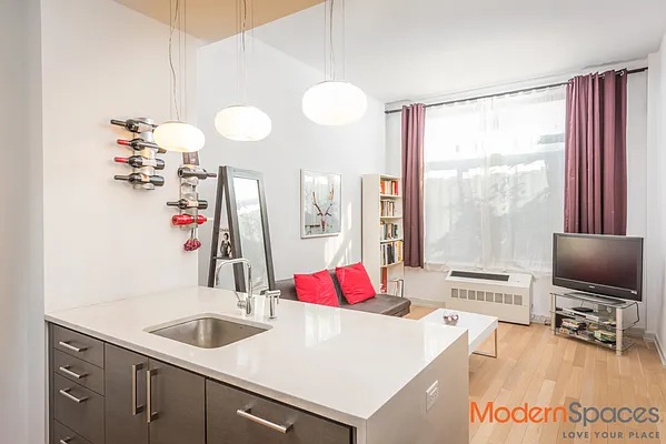 Sold by Modern Spaces | media 16