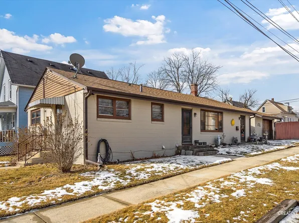 202 Arnold Ave, Aurora, IL 60506