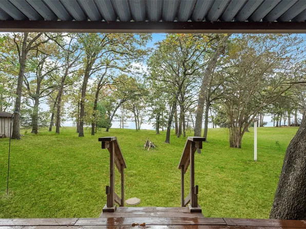 1449 Riverside Dr, West Tawakoni, TX 75474