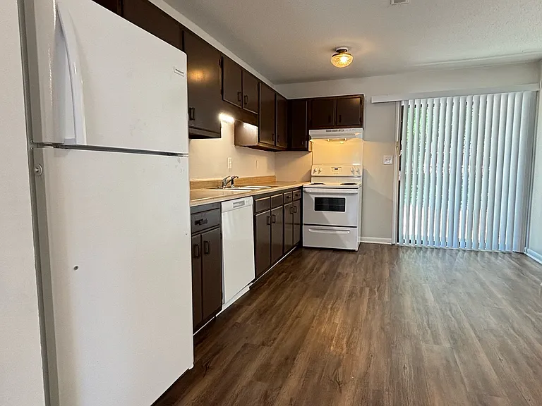 1313 Ireland Dr #B — Photo 4