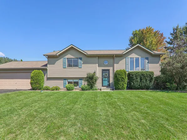 704 W Sheridan Rd, Lakemoor, IL 60051