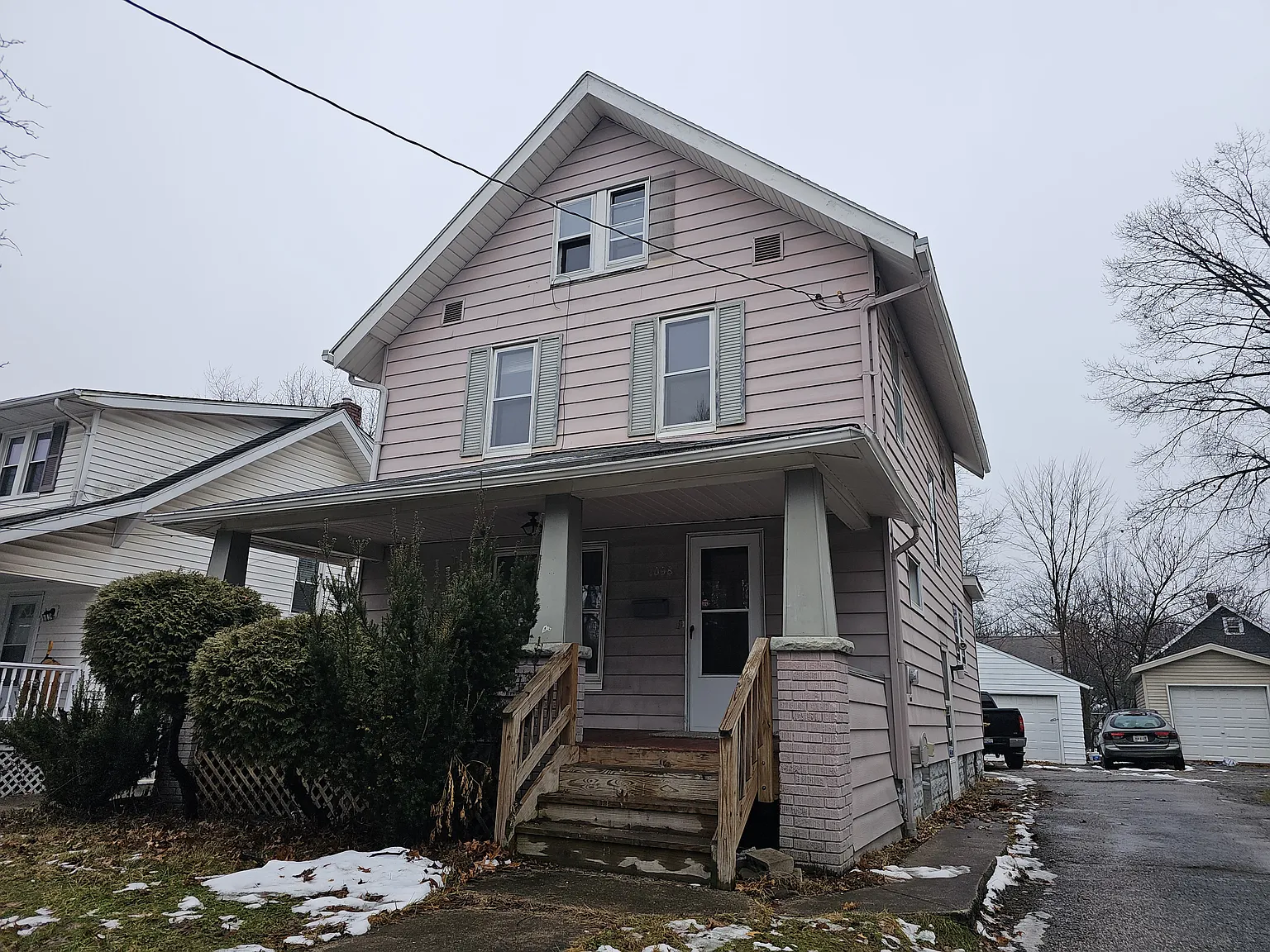3 bed, 1550 sqft, $1,295 — Photo 1