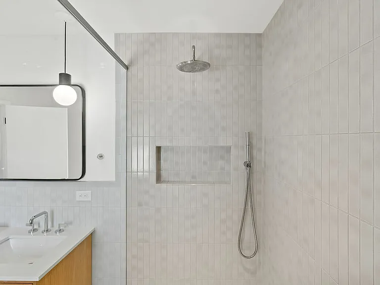 13805 Village Ave — Photo 23