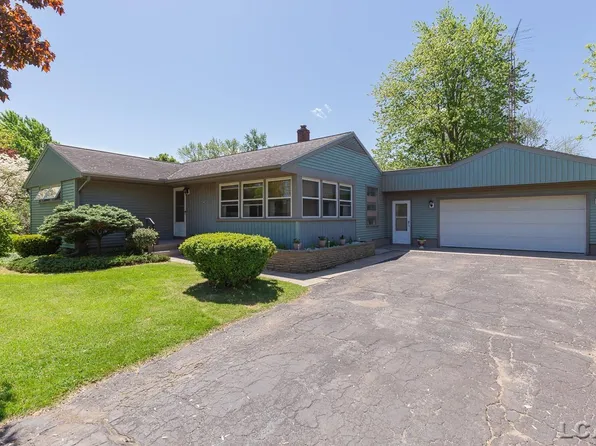 2664 Park Dr, Adrian, MI 49221