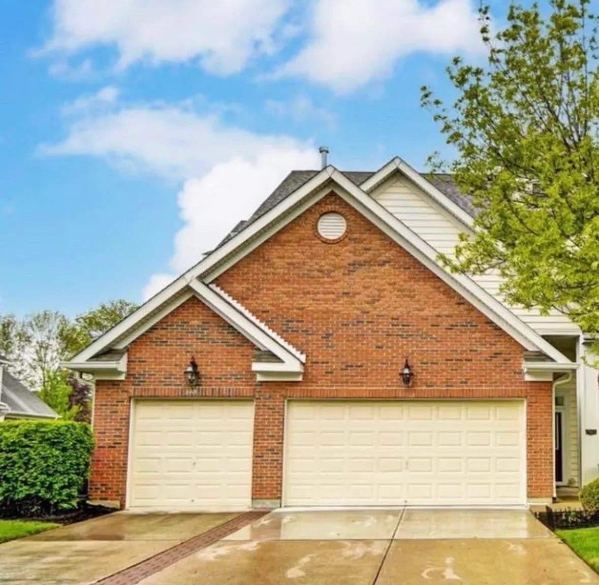 3 bed, 1247 sqft, $2,300 — Photo 1