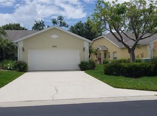 5616 Greenwood Cir #26, Naples, FL 34112