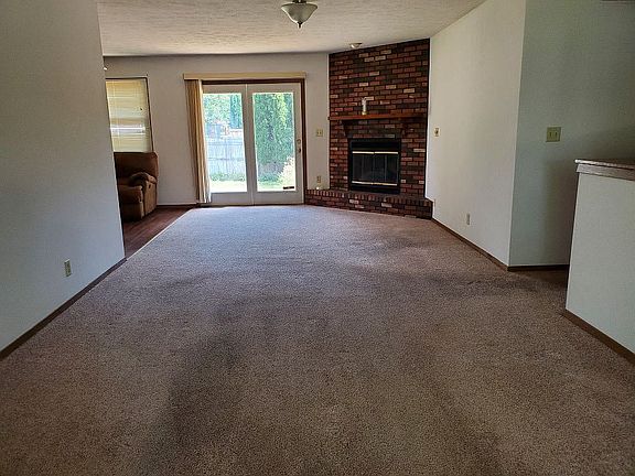 4th image of 4575 Fenton Ln