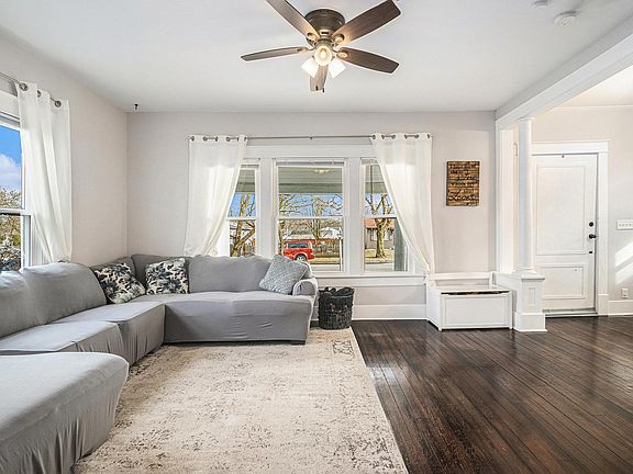 4th image of 1009 S 10th St