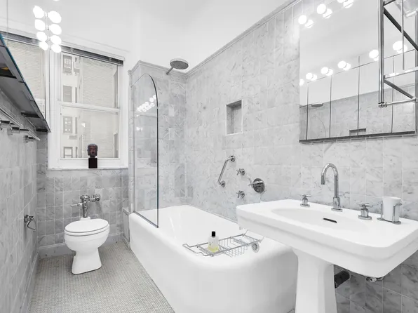 14 Sutton Place South image 5 of 12