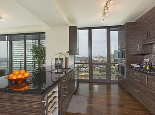 224 N Desplaines St #1301, Chicago, IL 60661