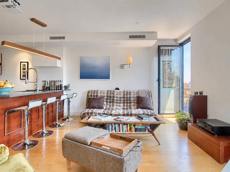 225 Maujer St #PHB — Photo 4