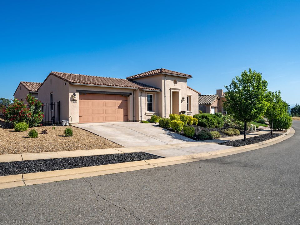 20272 Domain Place-1
