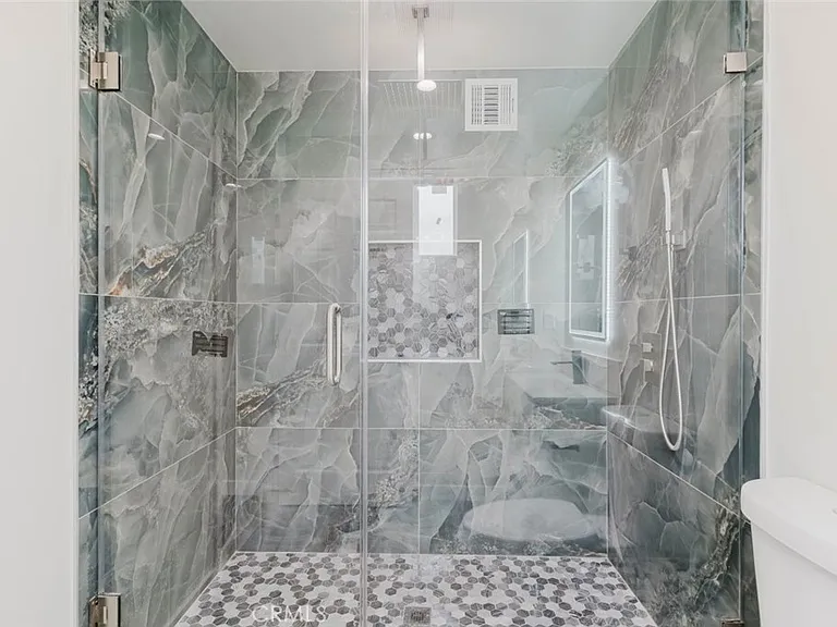 7732 Etiwanda Ave #1/2 — Photo 18