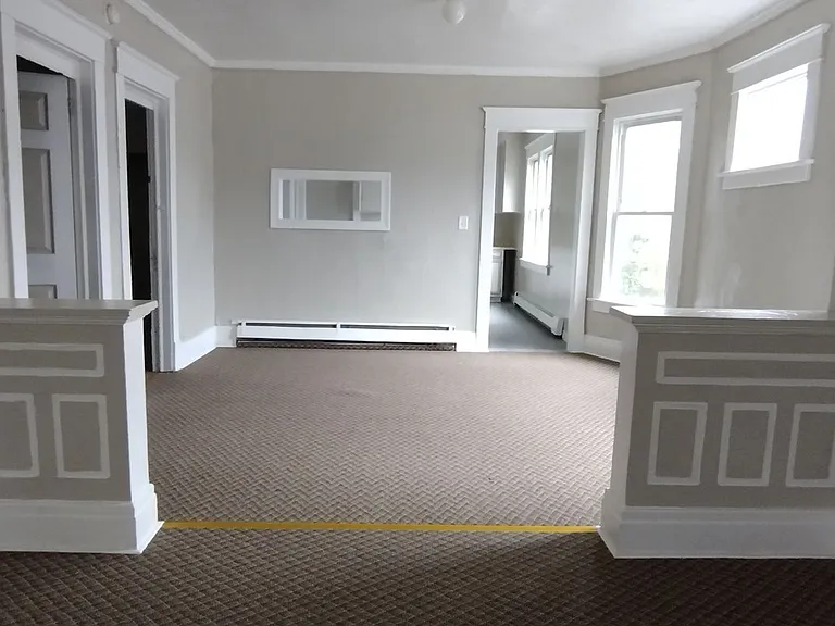 2128 Genesee St — Photo 13