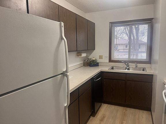 5th image of 9089 207th St W