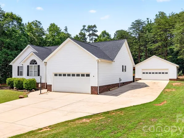 4583 Shawnee Ct, Maiden, NC 28650