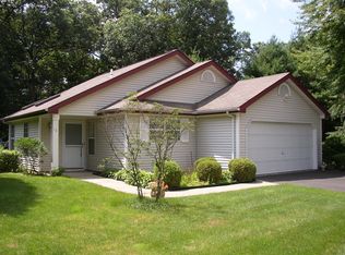 12 Turnberry Ct, Middle Island, NY 11953