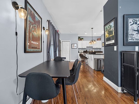 5th image of 131 Derby St APT 1R