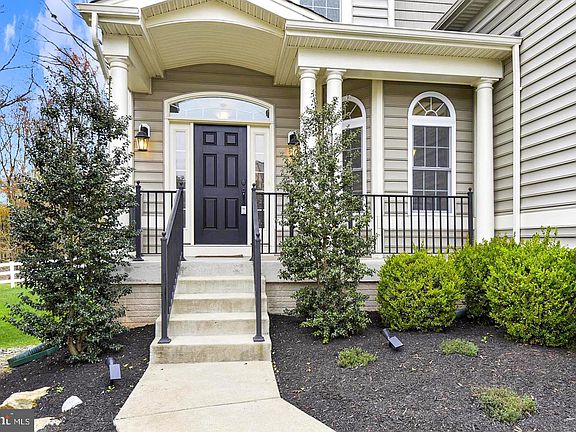 2nd image of 8234 Castanea Ln