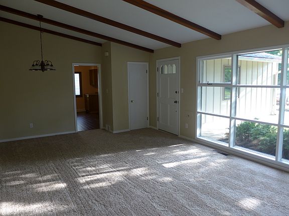 3rd image of 448 Lombardy Dr